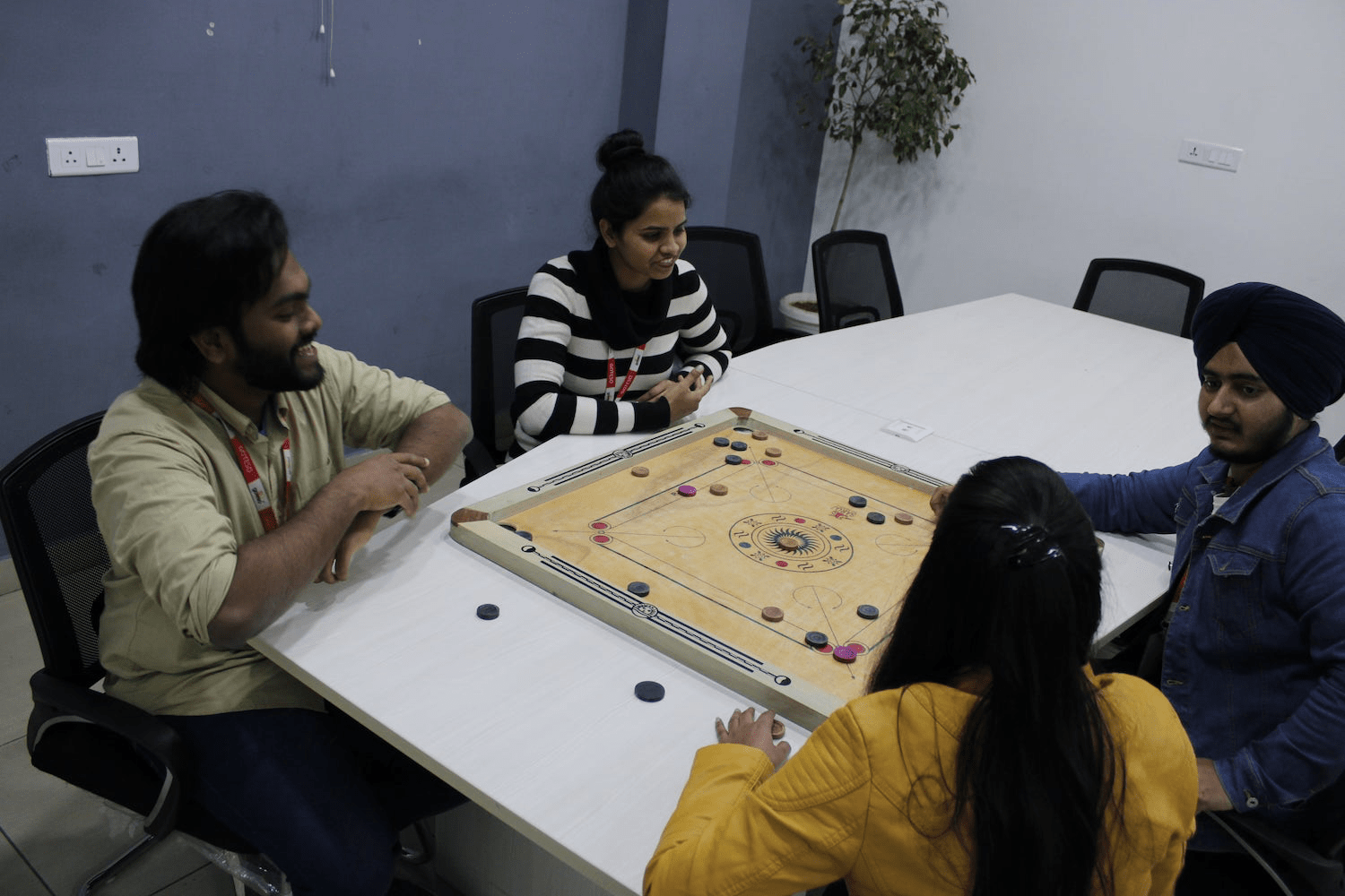 Brainy Carrom matches